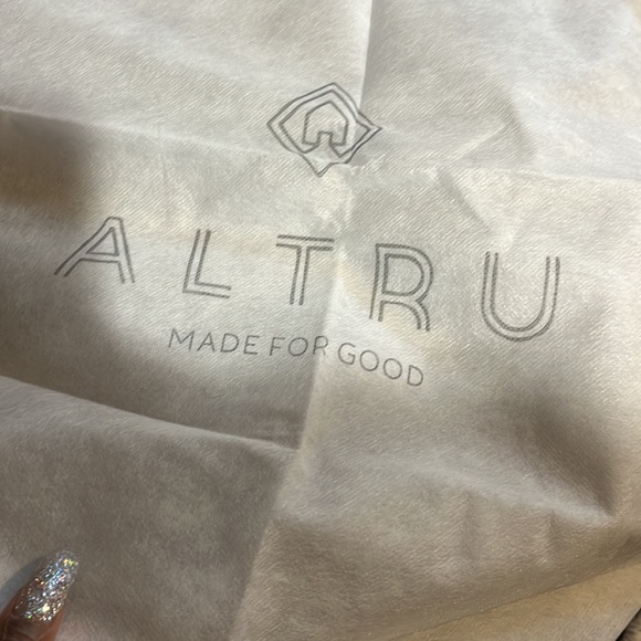 🤍New with dust bag gorgeous hand made straw purse by ALTRU - Picture 8 of 8